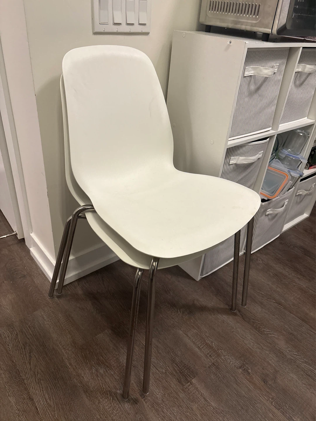 PICKUP TODAY/TOMORROW MORNING: white ikea chairs