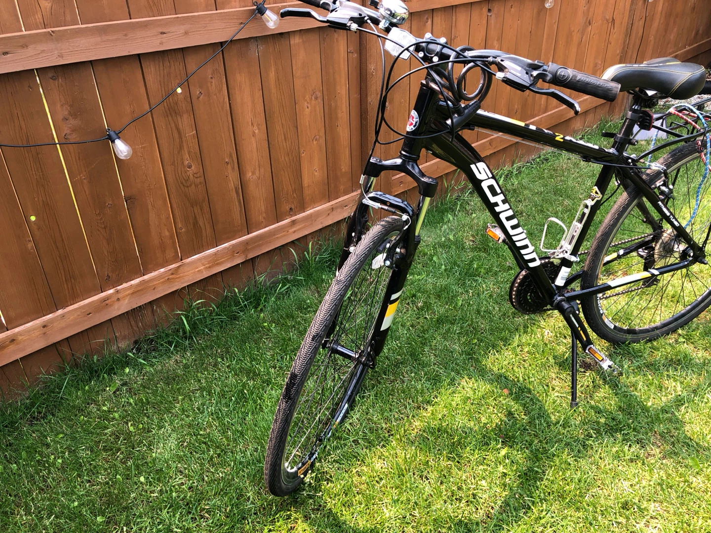Schwinn Hybrid Bike - photo 2
