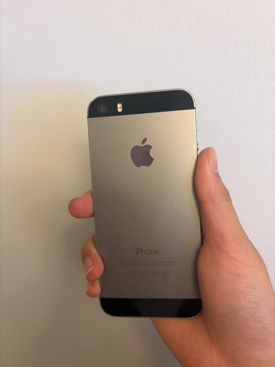 Apple iPhone 5S - space gray
