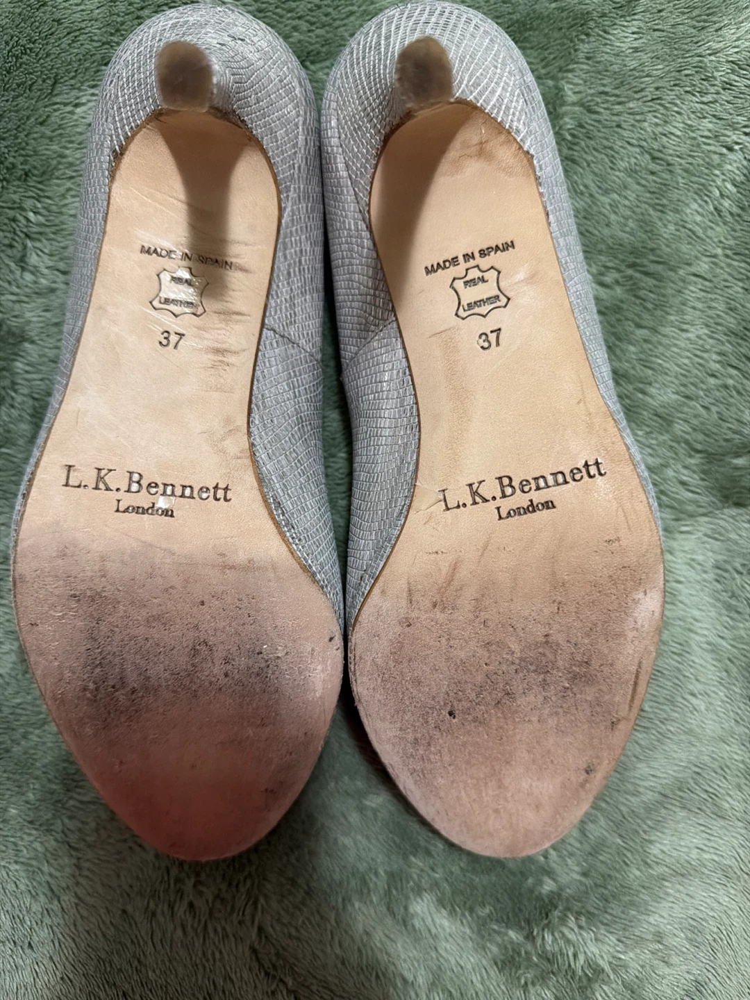 L.K.Bennett Silver Textured Heels Size 37 - photo 3