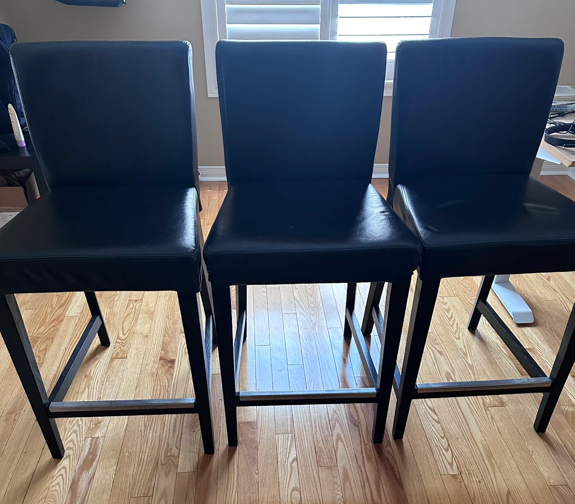 3 Leather Bar Chairs - photo 2