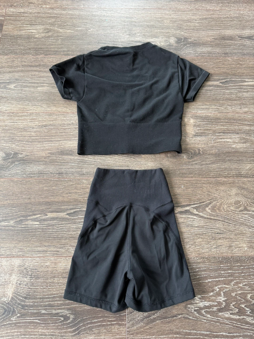 OFFLINE by Aerie Black Crop Top and Bike Shorts Set size xxs - photo 3