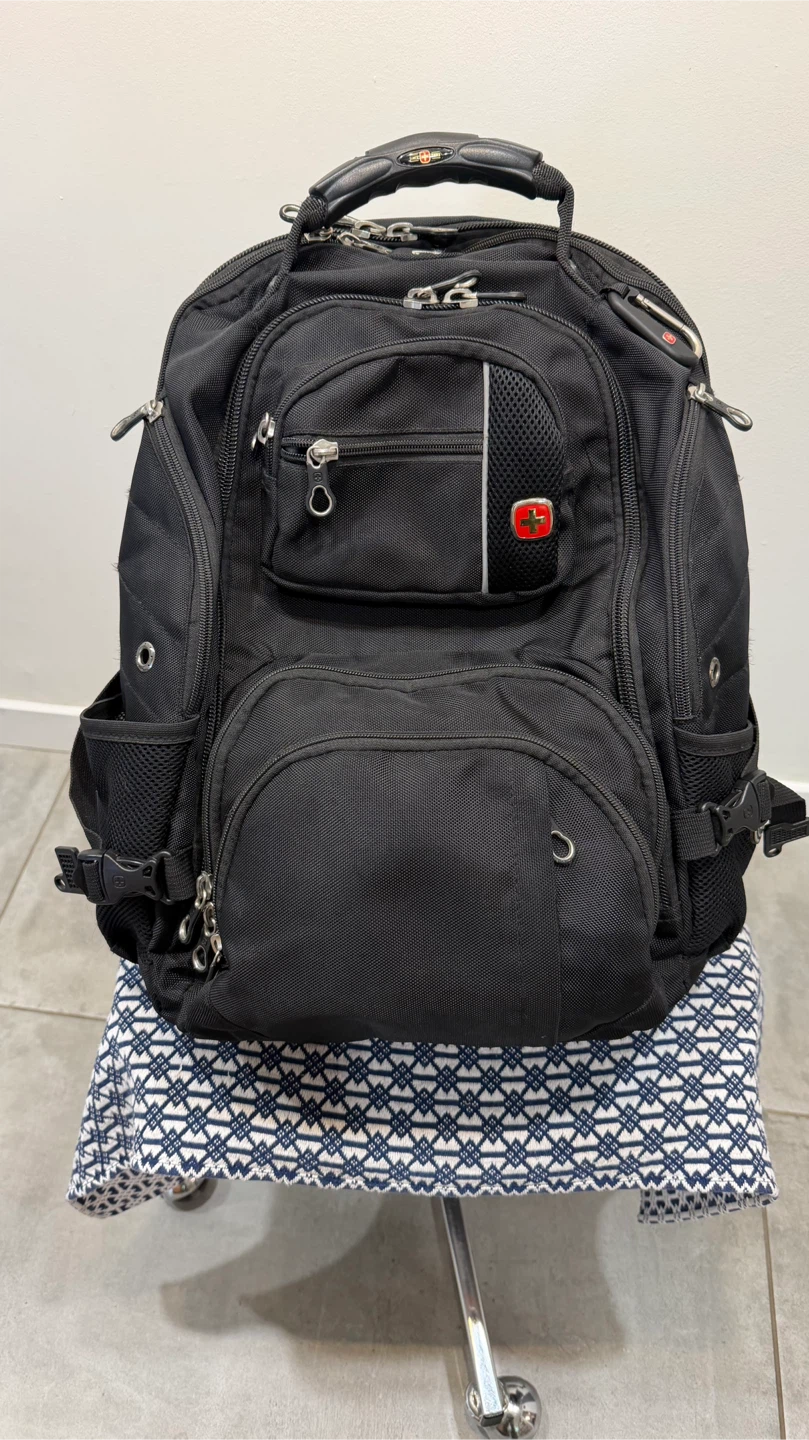 Black Swiss Gear Backpack