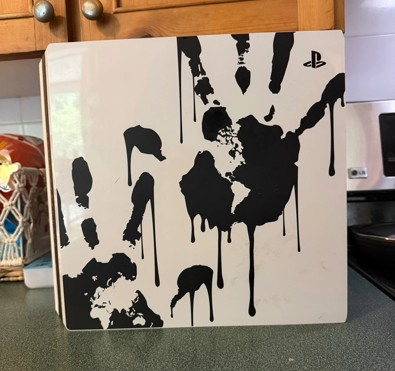 PS4 Pro Death Stranding Edition