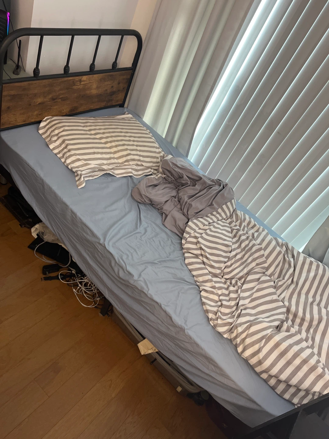 Metal Frame Bed with Wood Headboard
