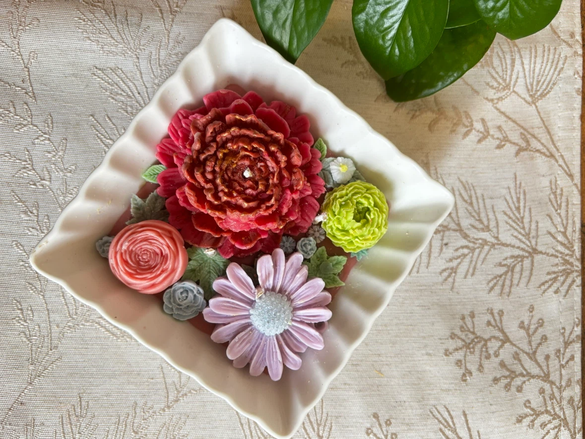 Floral Scented Candle Arrangement - photo 2