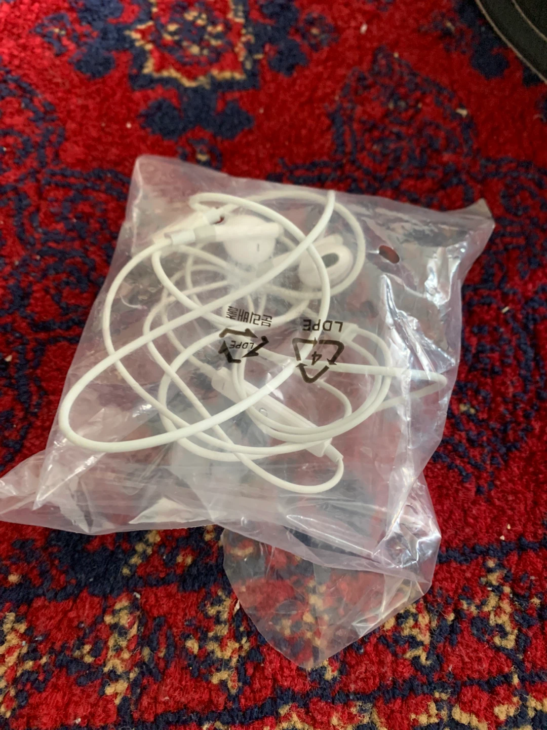 White USB-C Earbuds
