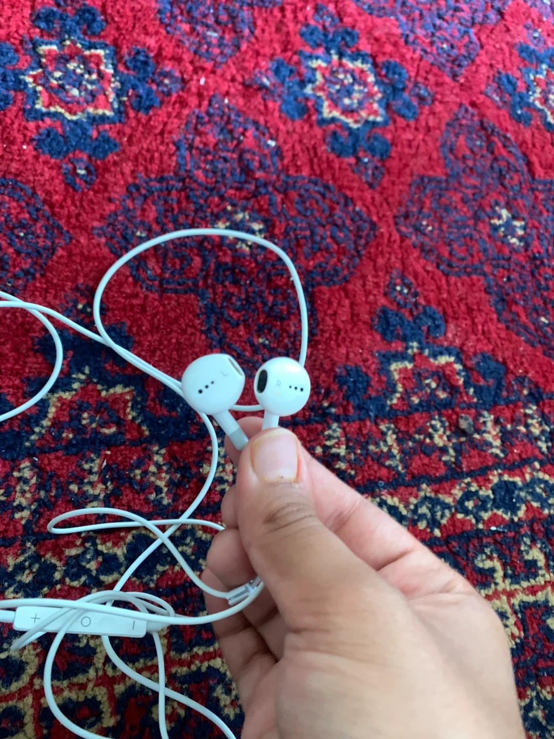 White USB-C Earbuds - photo 2