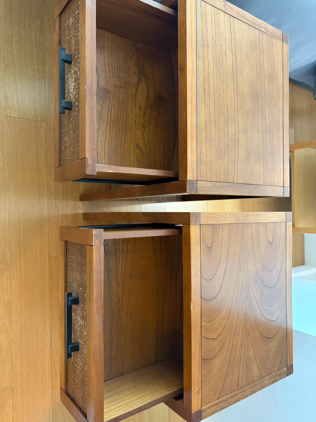 Nightstands (2 for $50) - photo 4