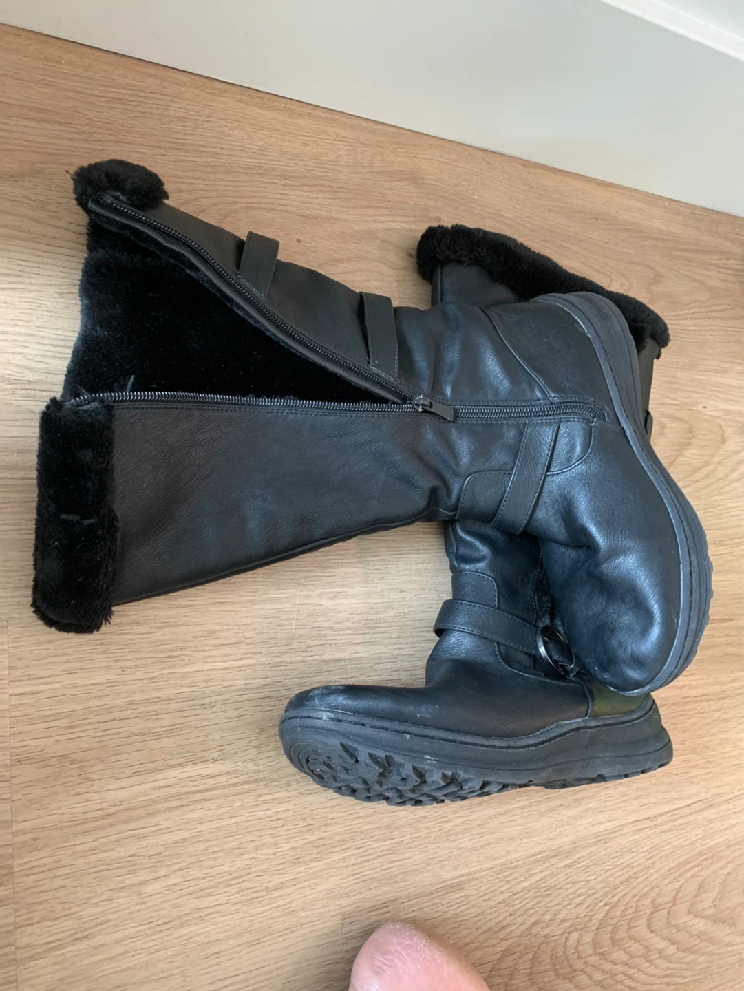 Black Winter Boots size 8