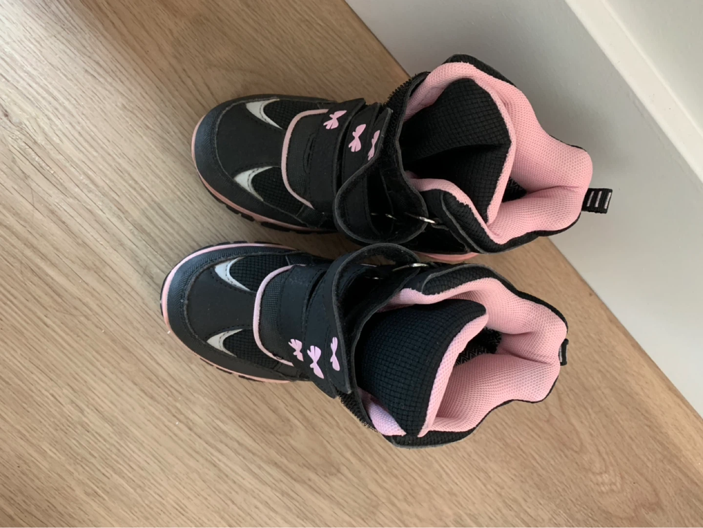 Black and pink child's winter boots - photo 2