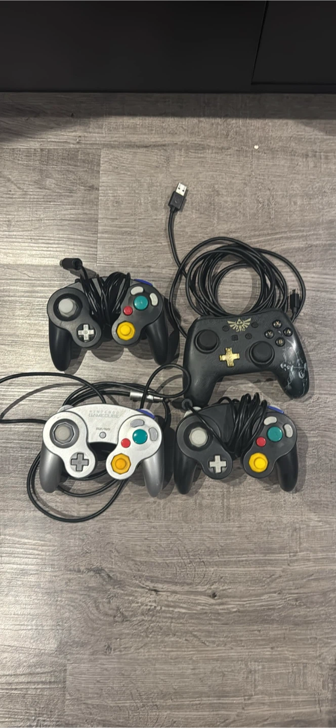 Nintendo GameCube/Switch Controllers Bundle