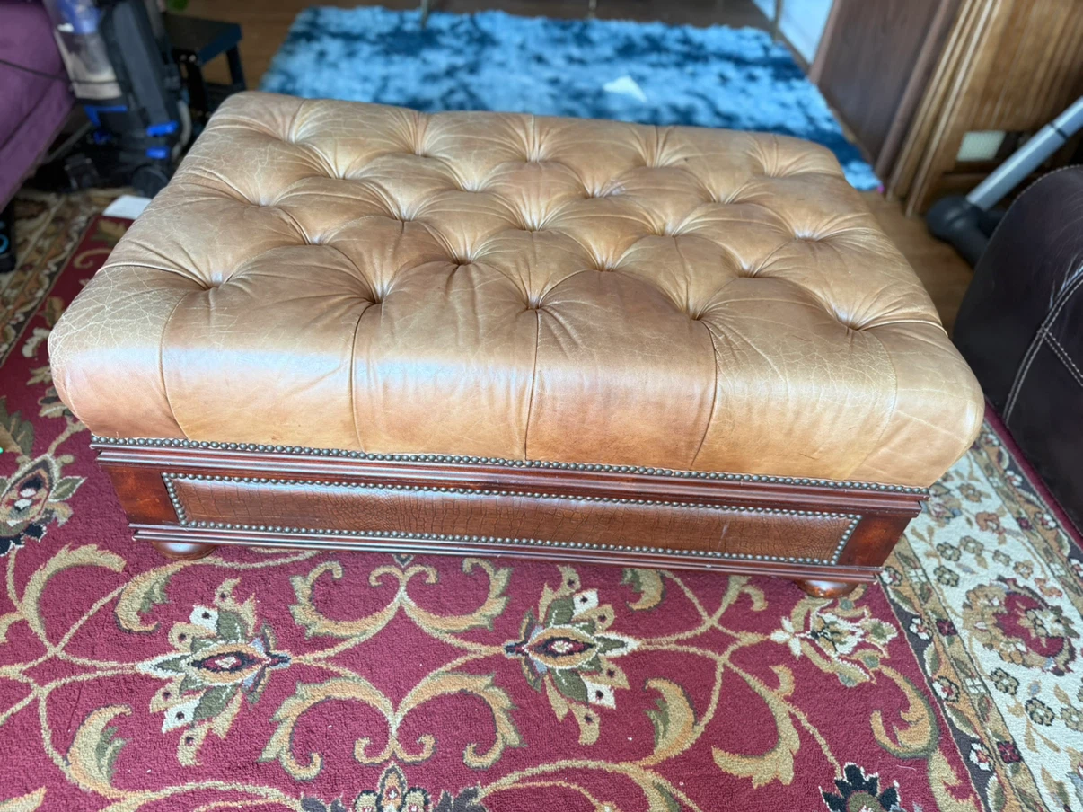 Selling A leather table