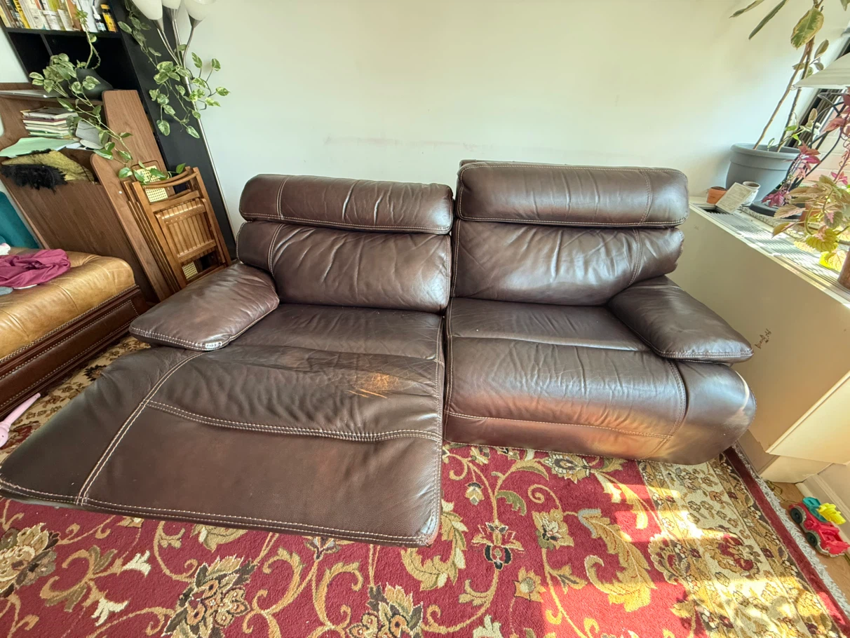 Selling Recliner - photo 3