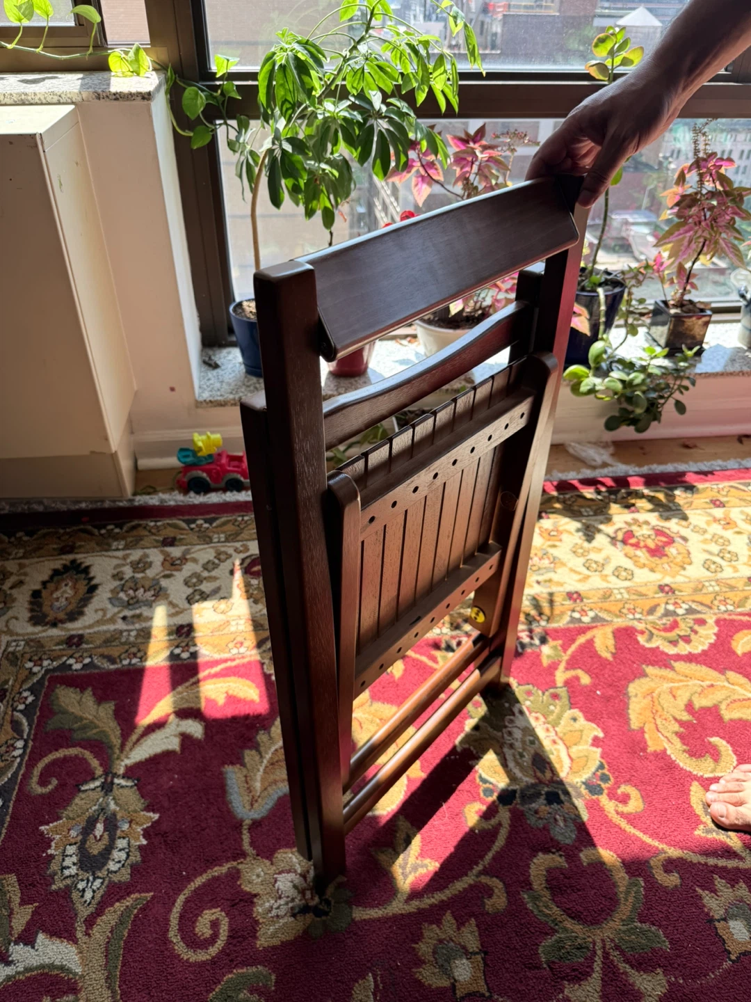 Selling 4 foldable wooden chairs - photo 2