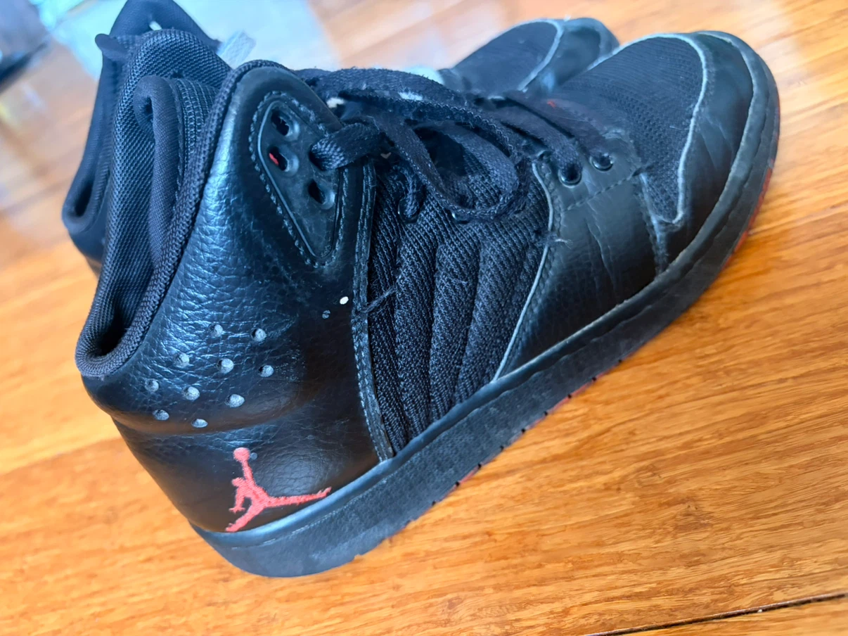 Jordan Sneakers – Youth Size 5.5 - photo 5