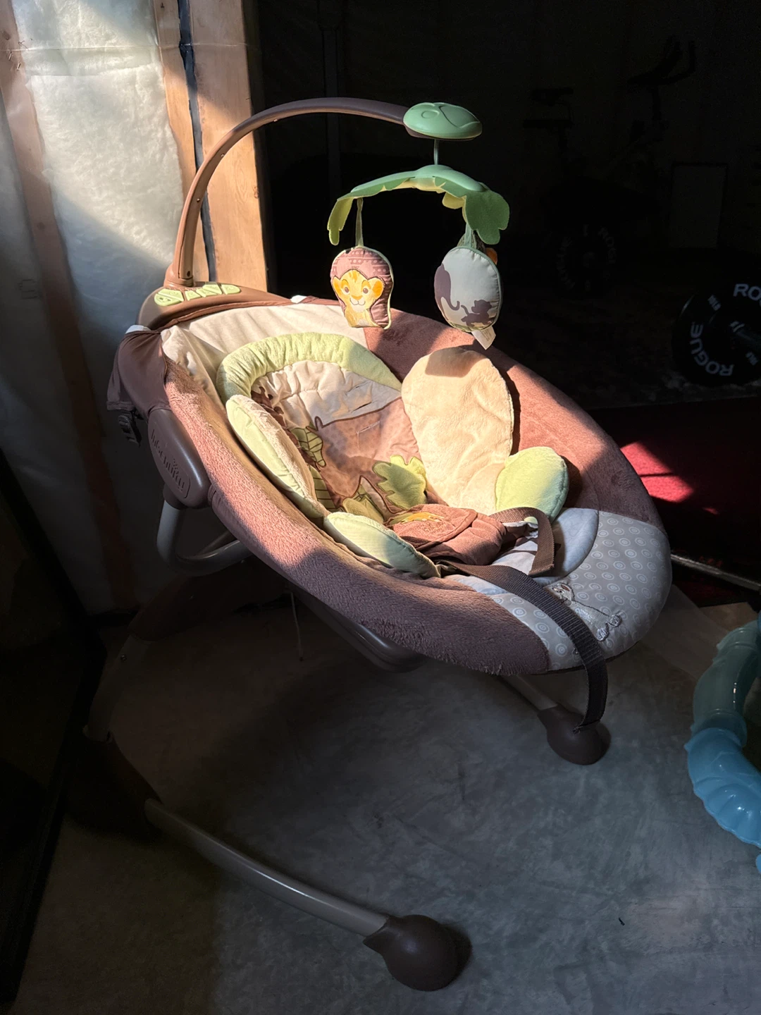 Baby swing
