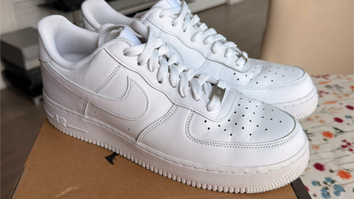 Nike Air Force 1 '07 White Leather Sneakers 10 US - photo 4