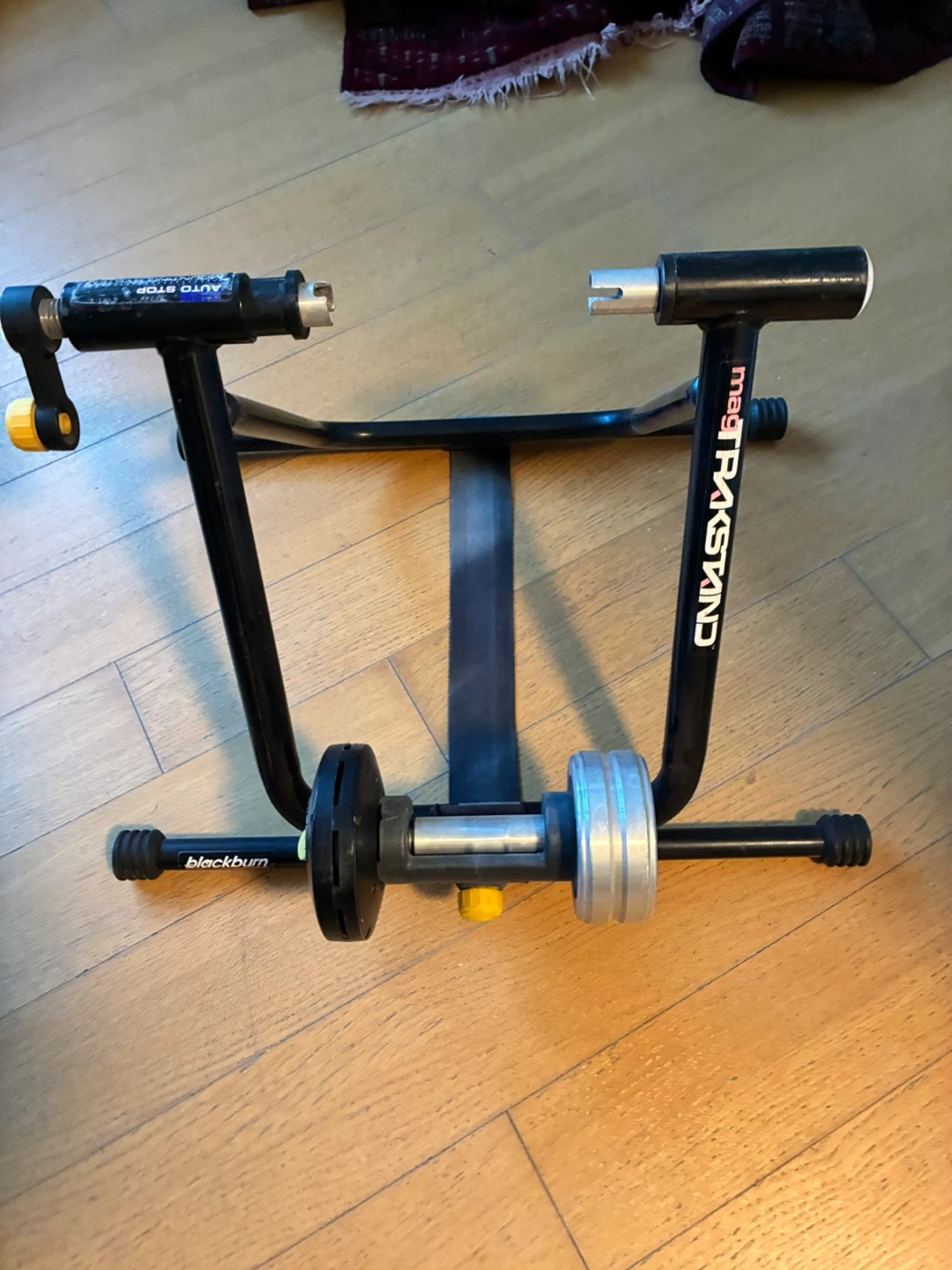 Motobecane hybrid bike & Mag Trakstand Trainer - photo 2