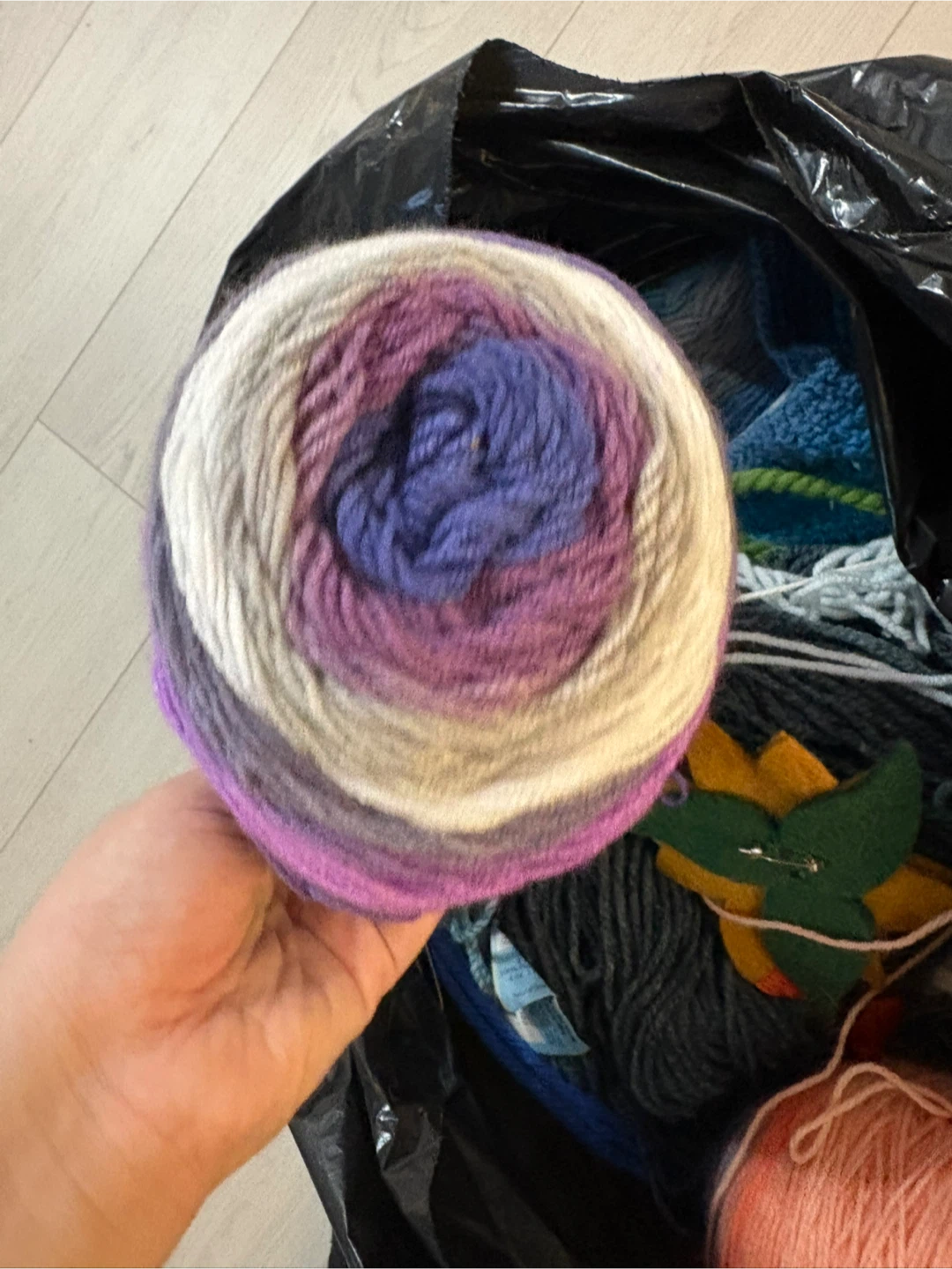 Misc Yarn Skeins Bundle - Various Colours - photo 4