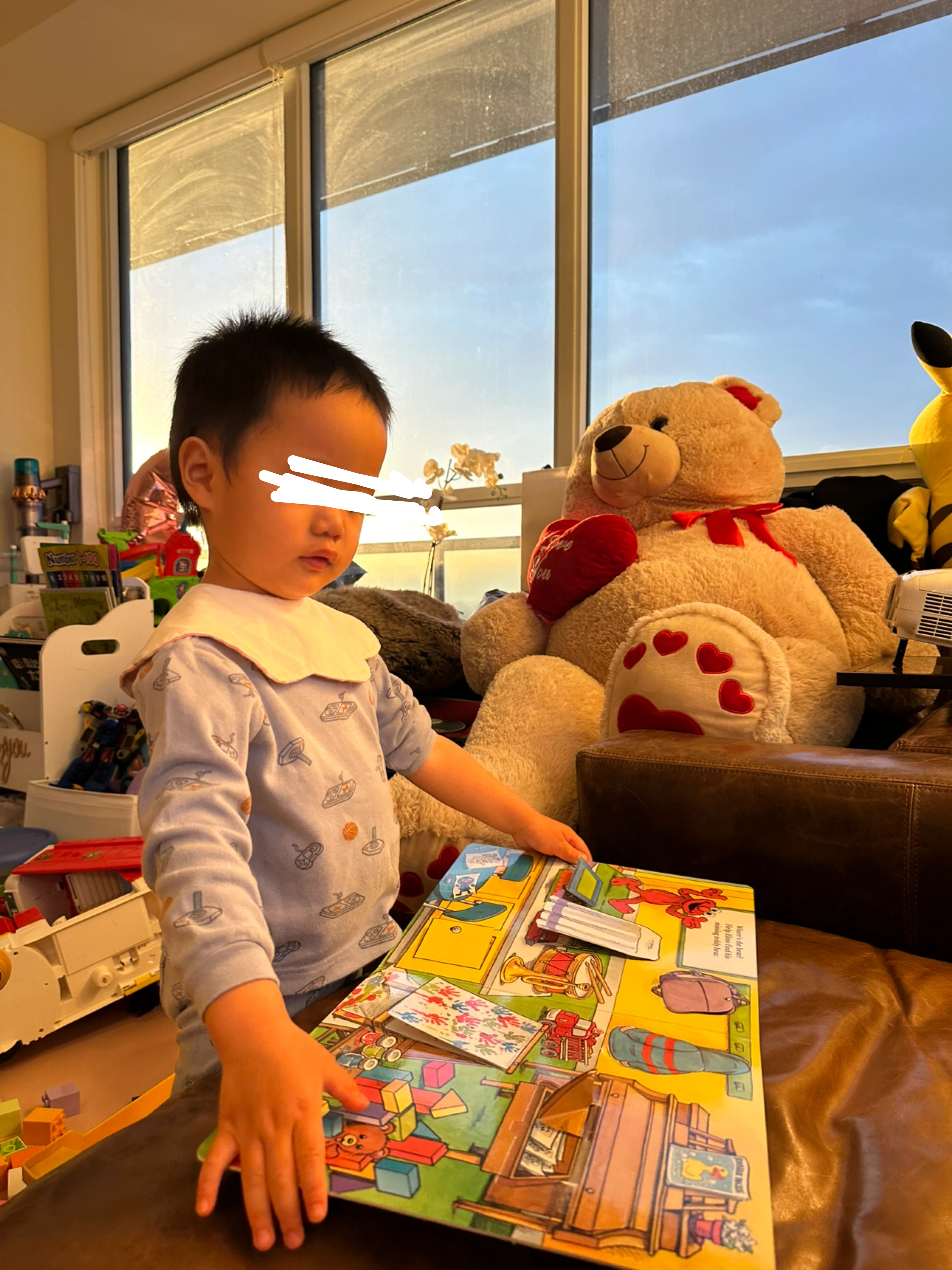 Bear toy