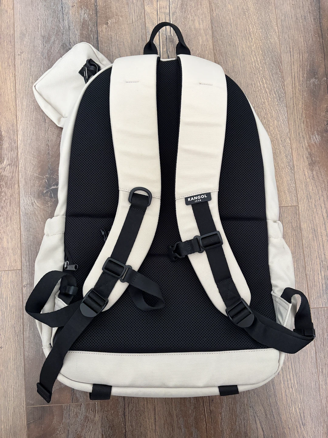 Brand New Kangol Backpack with Detachable Pouch (cream white) - photo 2