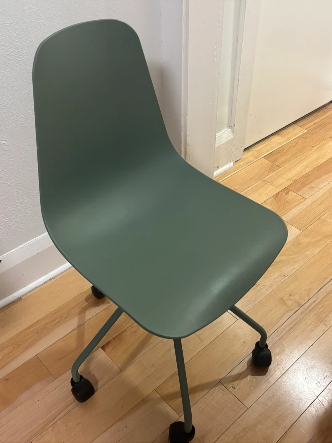 Article Svelti Office Chair - Aloe Green