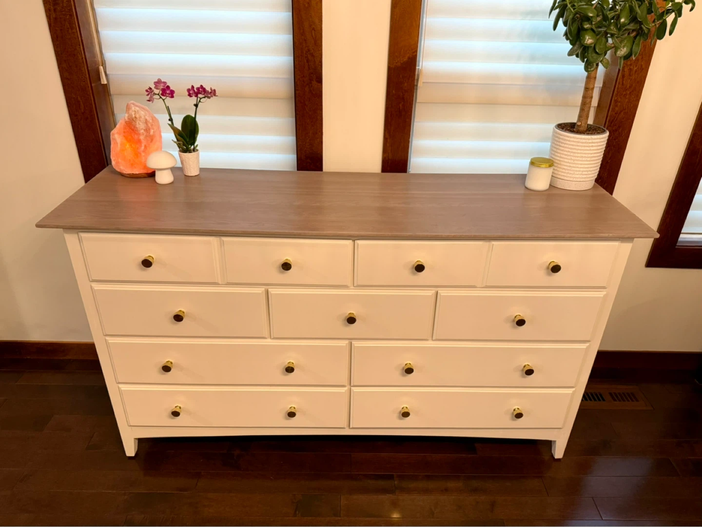 Refinished Thomasville Solid Wood Dresser - photo 2