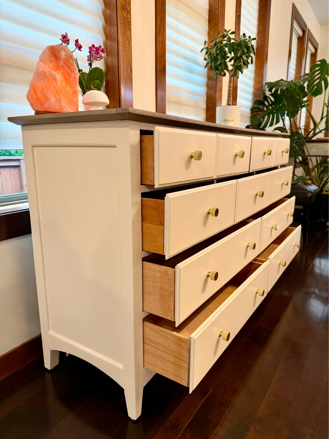 Refinished Thomasville Solid Wood Dresser - photo 3