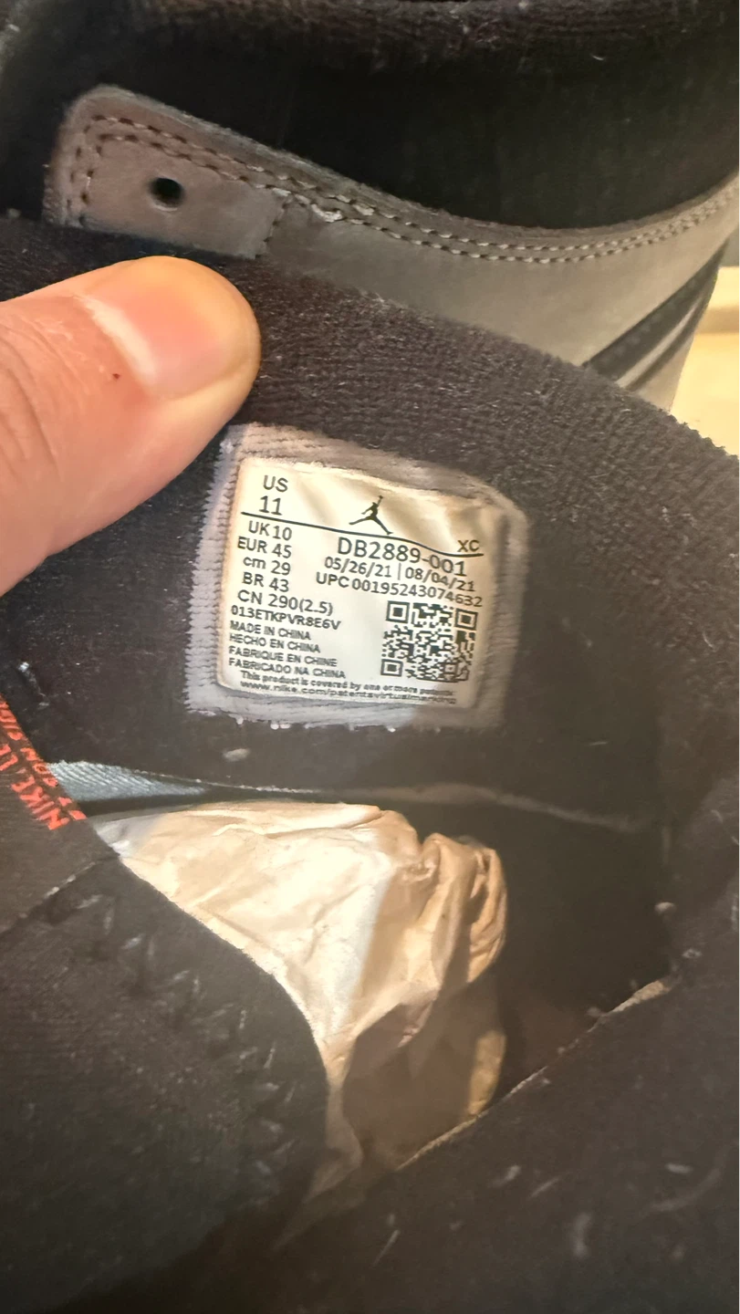 Air Jordan 1 Retro High OG "Light Smoke Grey" - photo 2
