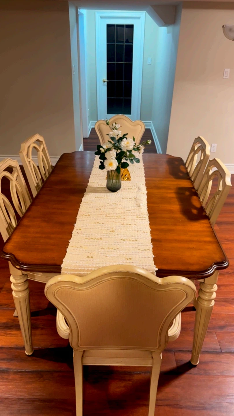 Modern Dining Table Set with 6 Chairs – Excellent Condition - photo 2