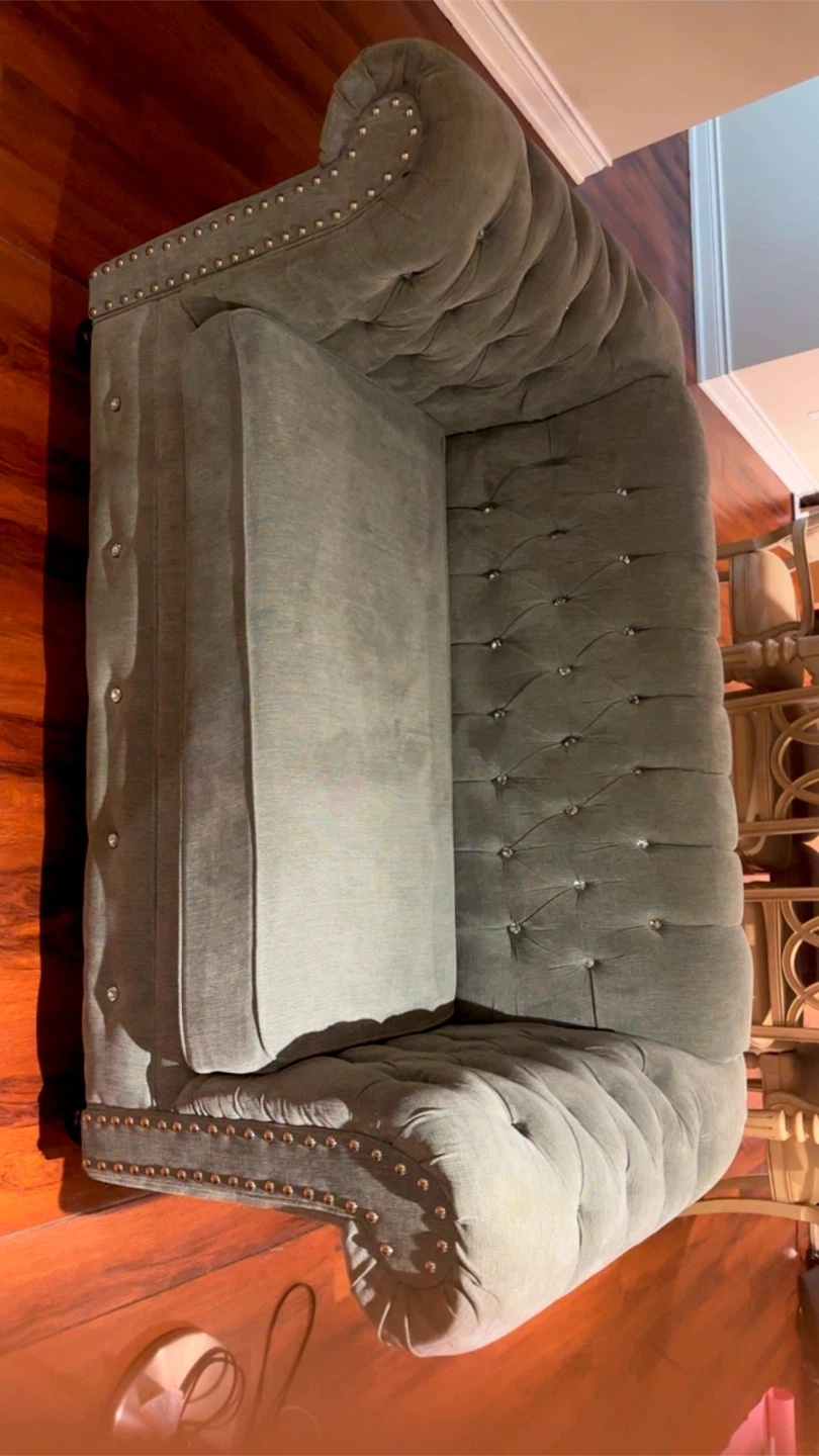 Grey Tufted Accent Chair - photo 2
