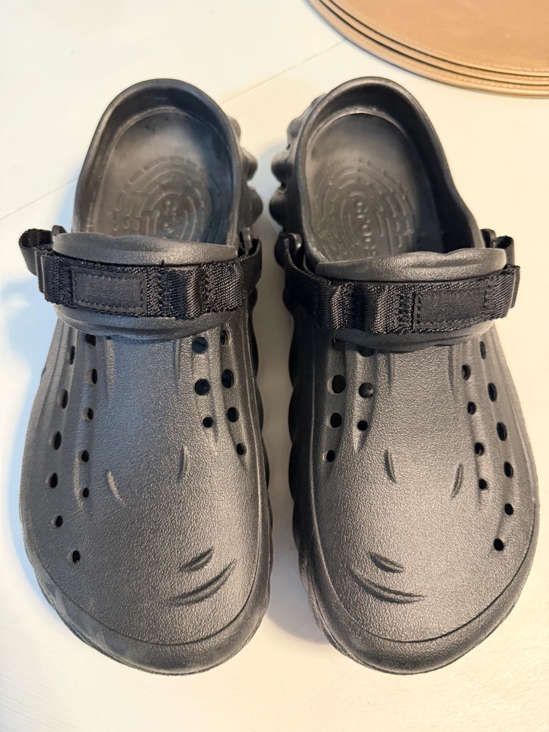 Black Crocs Size 11