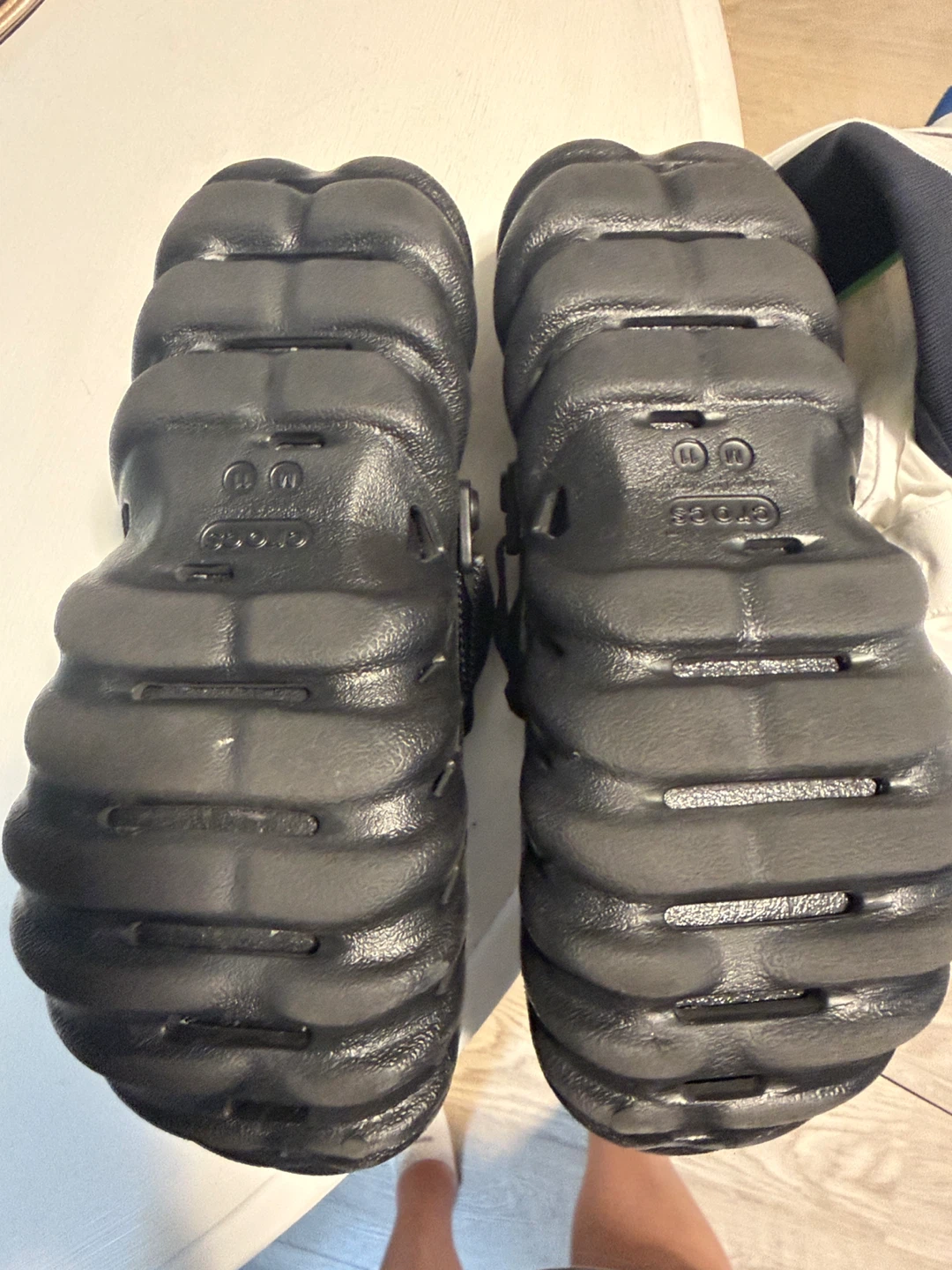Black Crocs Size 11 - photo 3