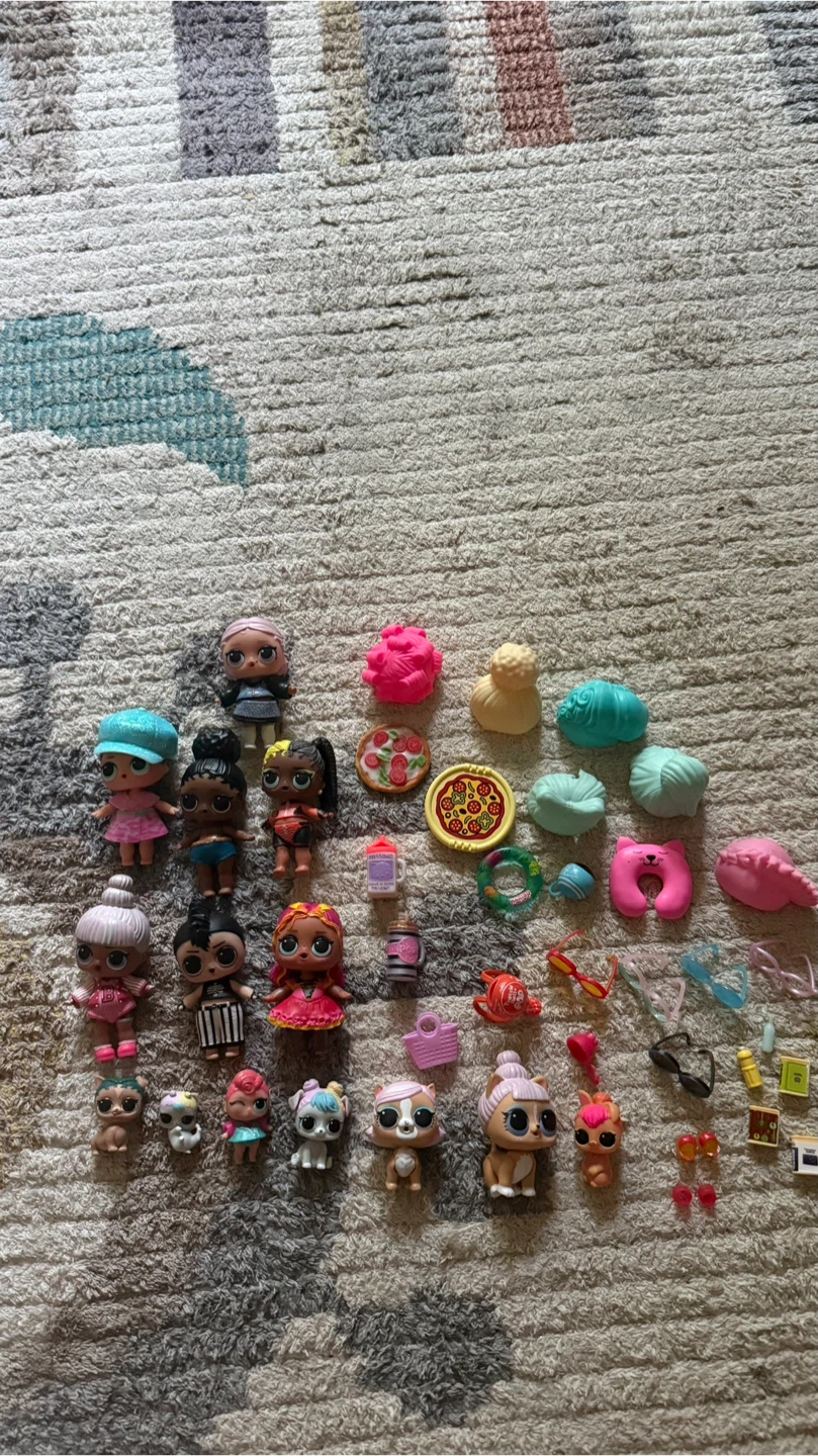 LOL Surprise Dolls and Accessories Lot check more photos - photo 5