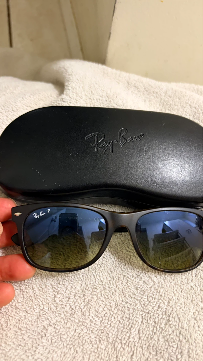 Ray-Ban New Wayfarer Sunglasses RB2132
