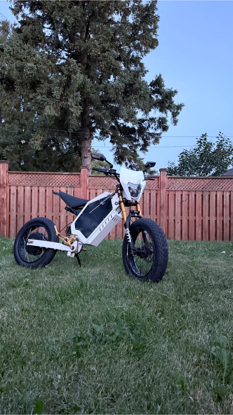High-speed electric motorcycle