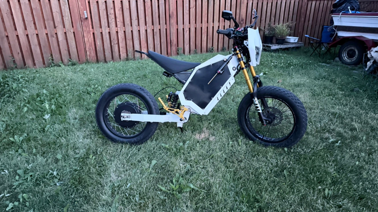High-speed electric motorcycle - photo 3