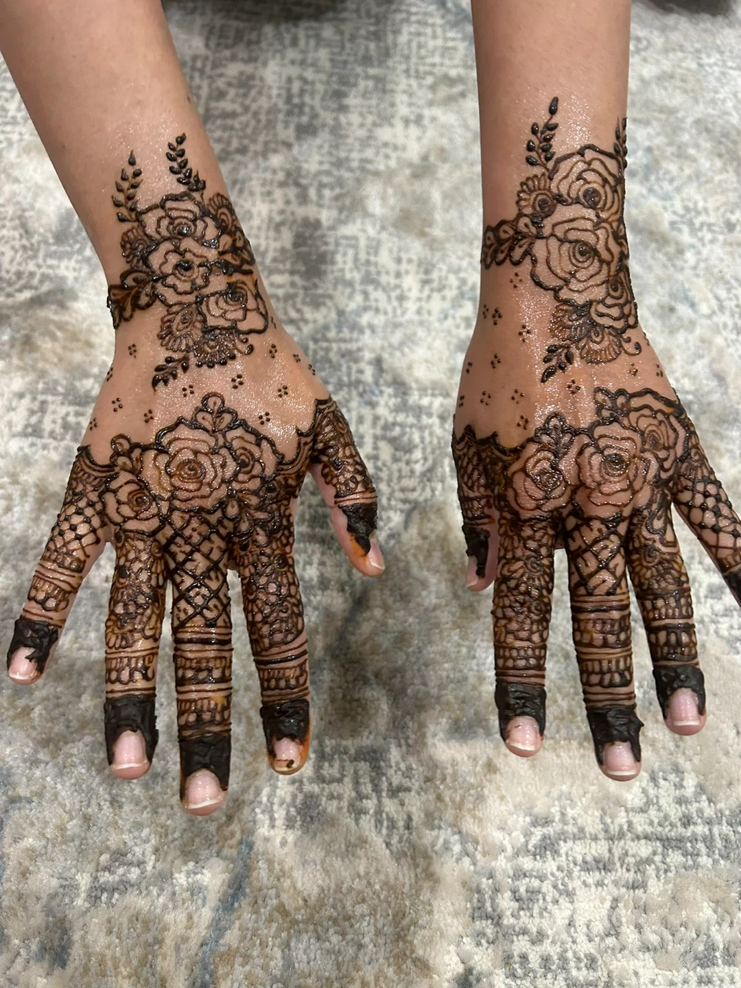 Fresh Henna Hand Tattoos - photo 2