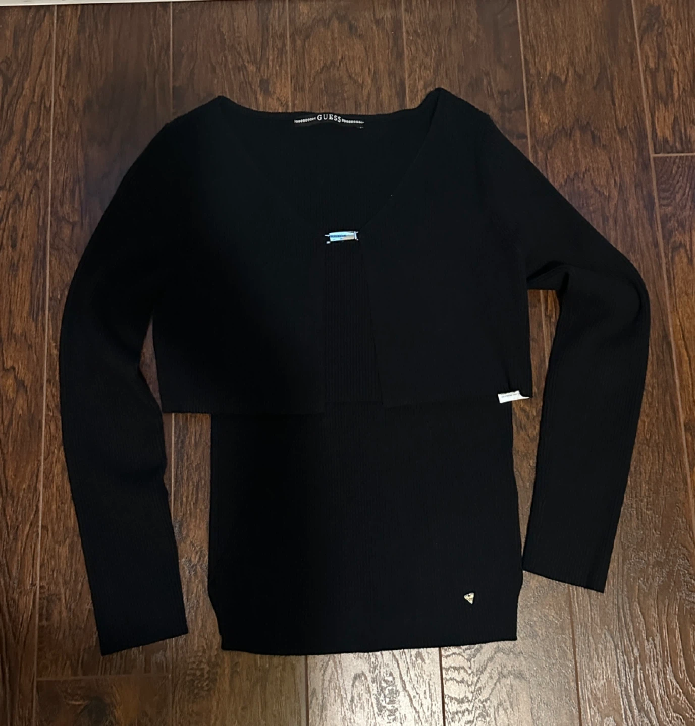 Guess V Neck Sleeveless and Crop Top Cardigan Set - photo 2