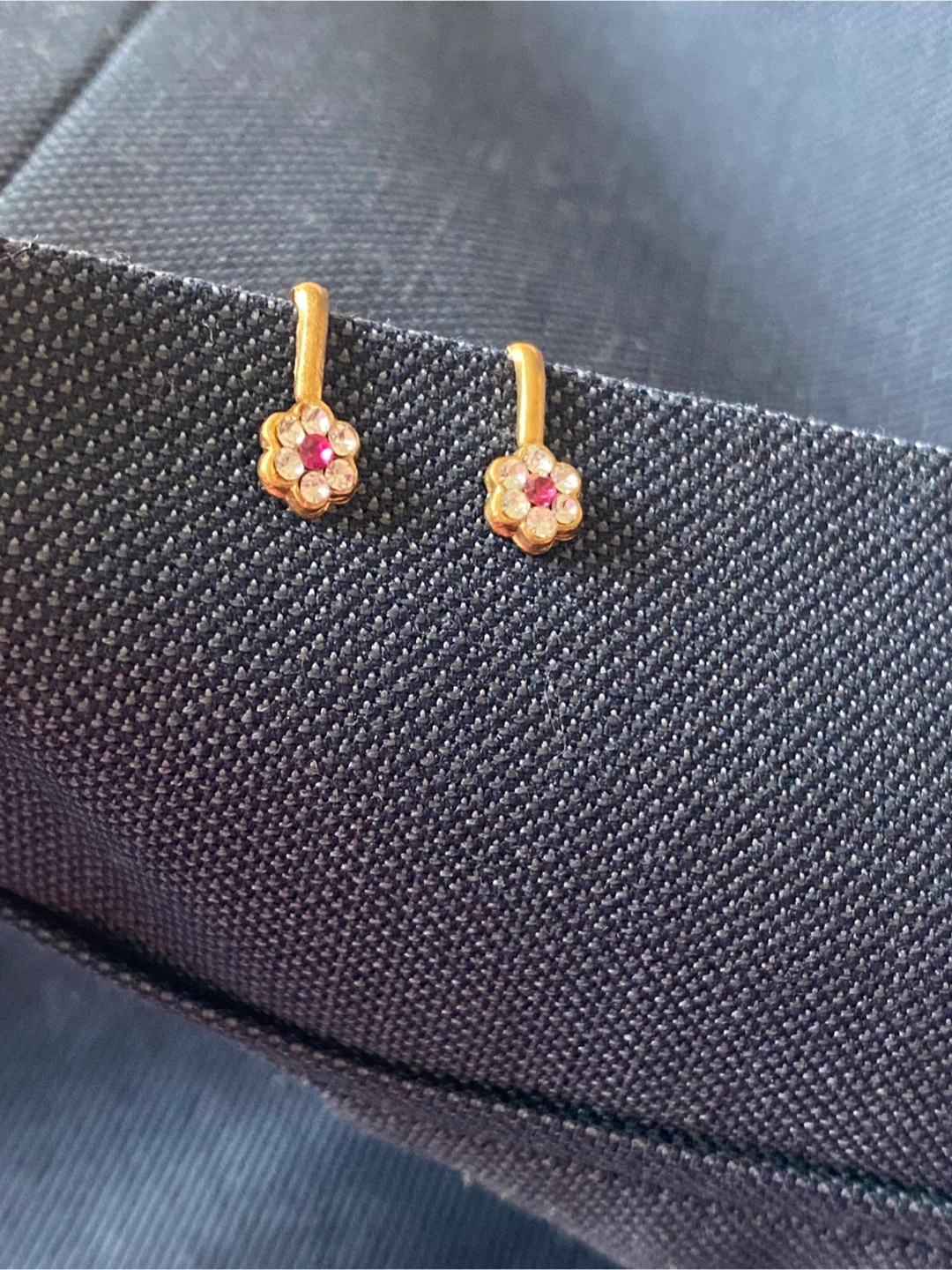 Gold Flower Stud Earrings - photo 3