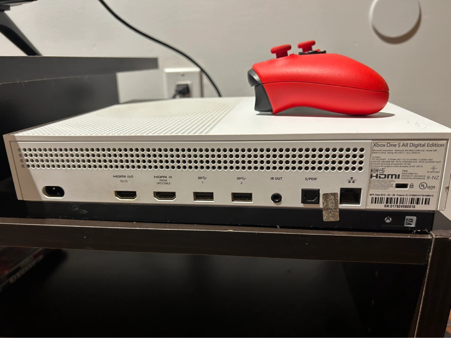 Xbox One S All-Digital Edition Console - photo 3