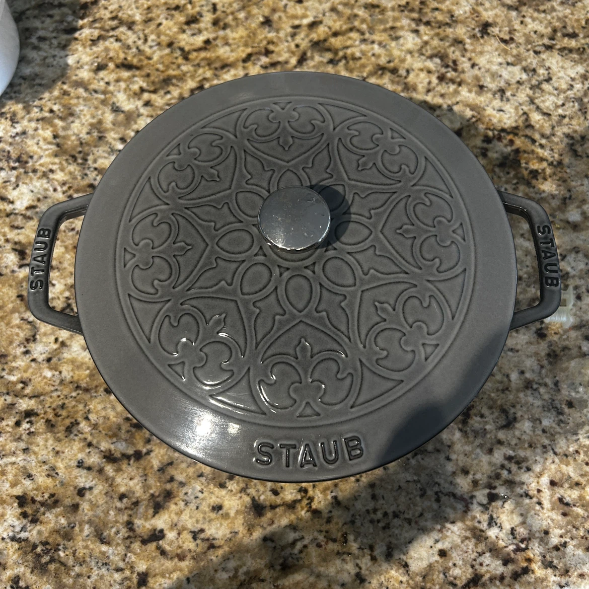 Staub Cast Iron Dutch Oven 24cm/9.5"