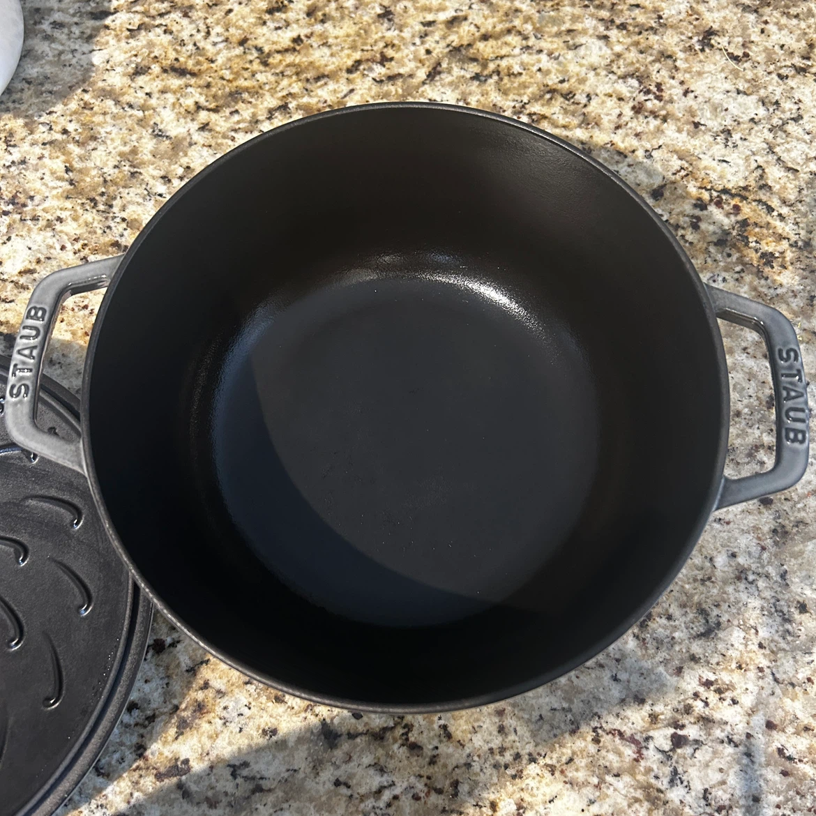 Staub Cast Iron Dutch Oven 24cm/9.5" - photo 2