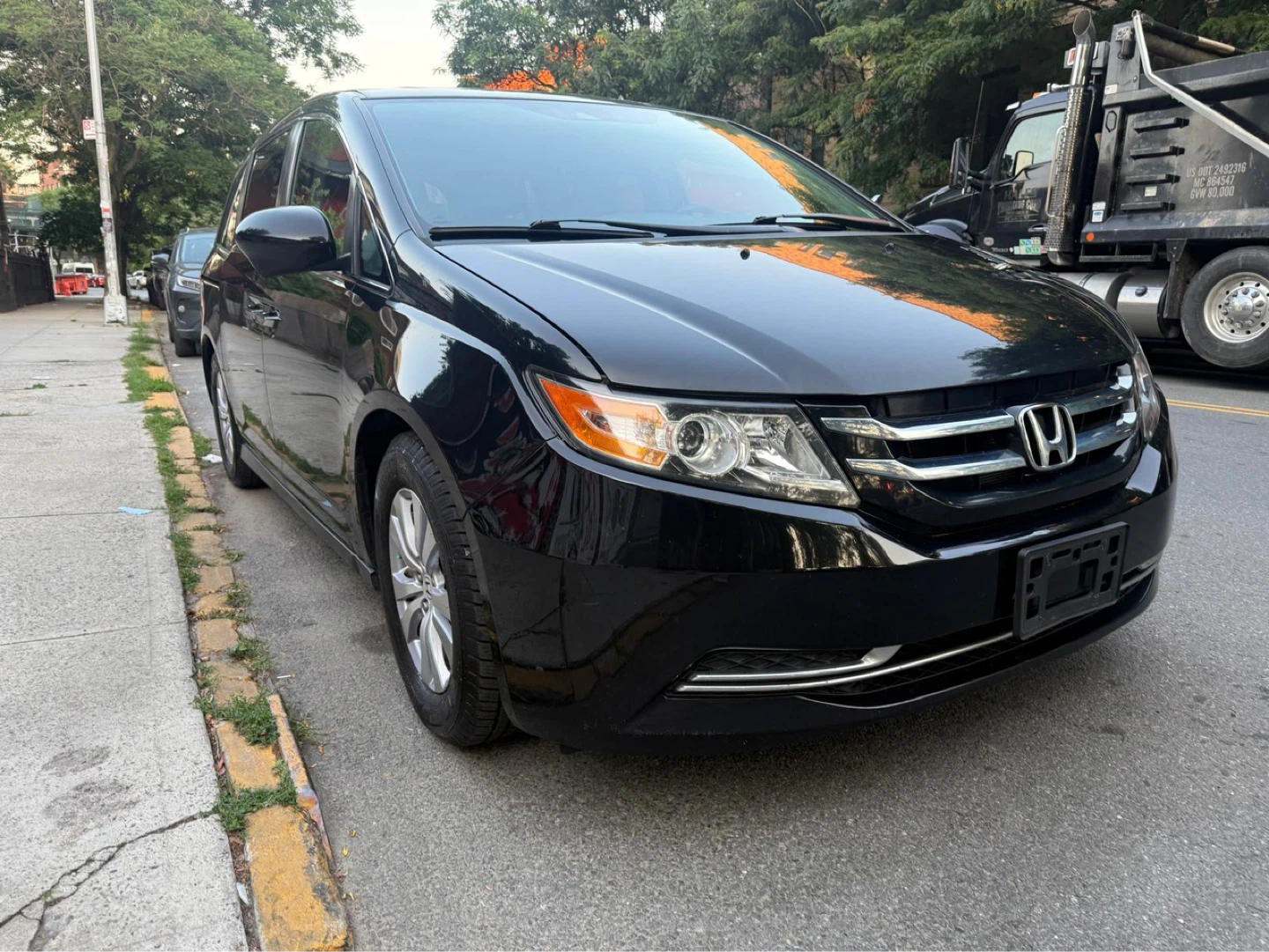 2016 Honda Odyssey EXL - photo 2