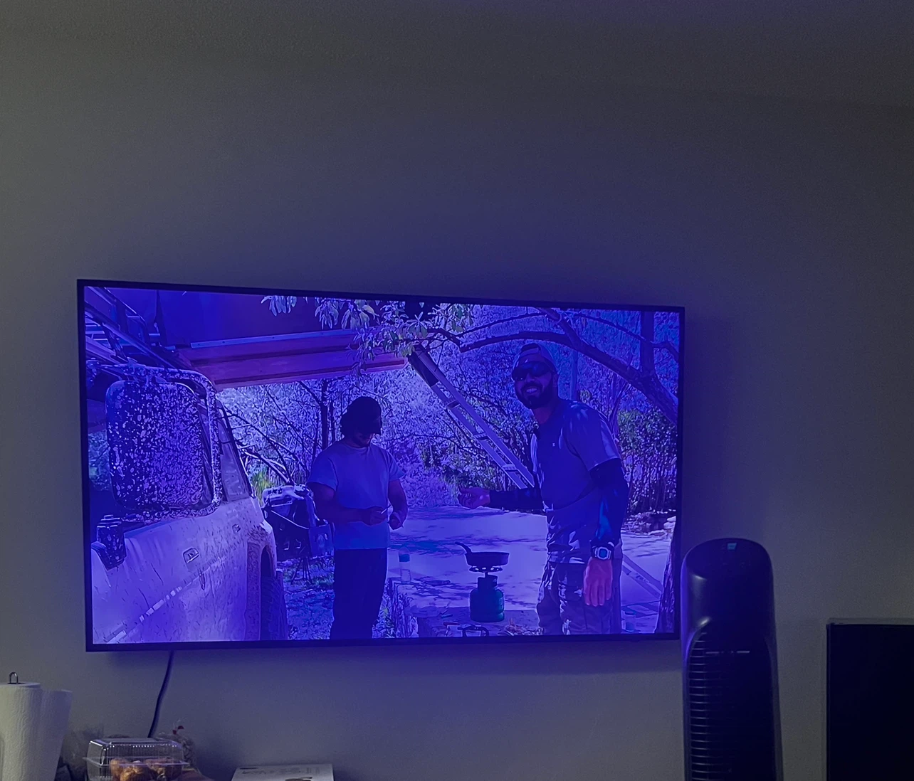 Samsung 75-inch Smart TV - photo 2