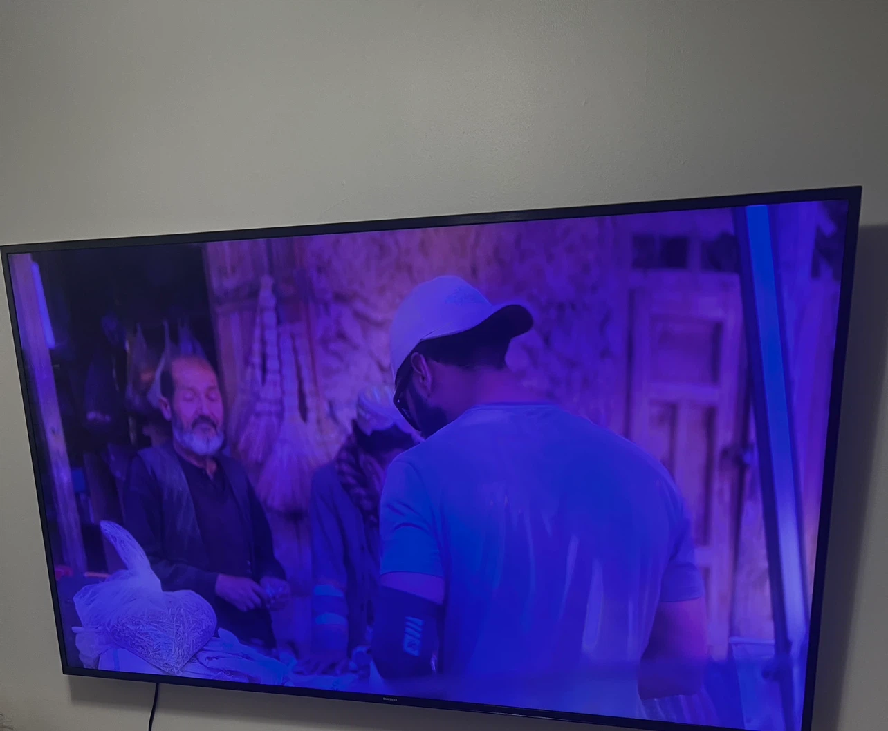 Samsung 75-inch Smart TV - photo 4