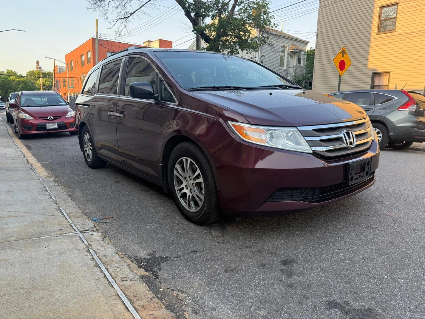 2011 Honda Odyssey EXL Minivan - photo 2