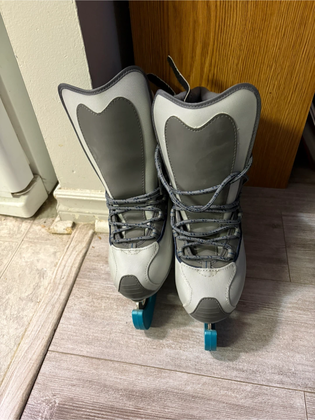 Reebok Women's Ice Skates Size 9