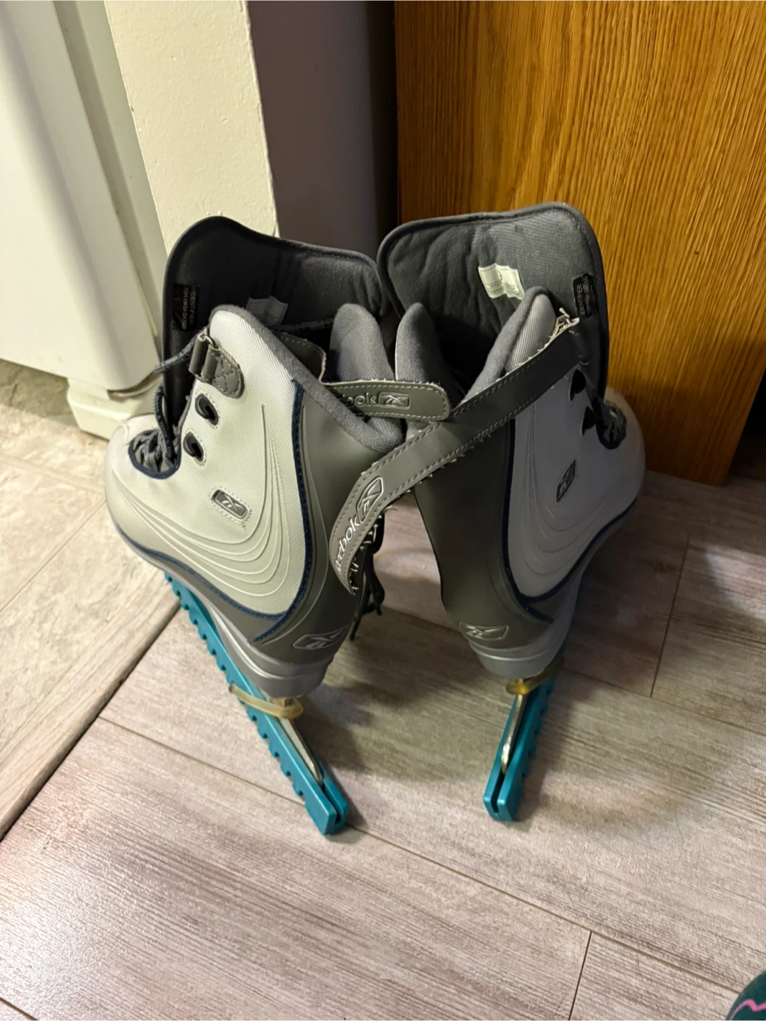 Reebok Women's Ice Skates Size 9 - photo 2